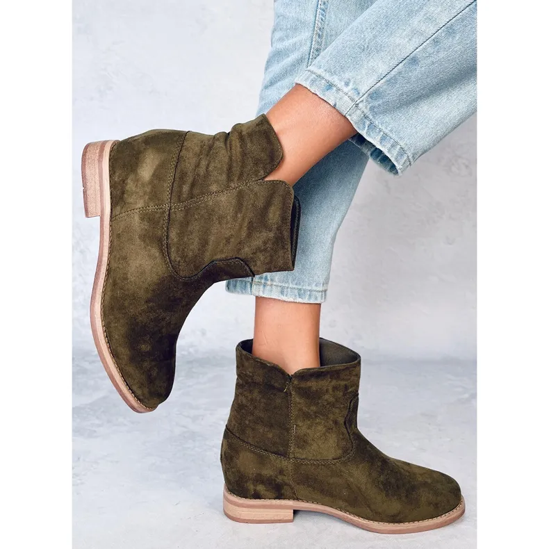 Laarzen op een verborgen Deer Green wedge groente