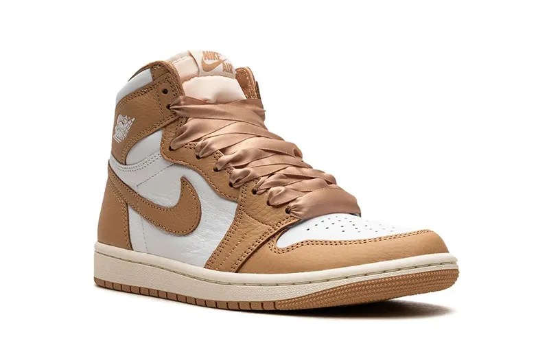 Nike Air Jordan 1 High OG Sneakers Bruin